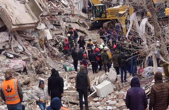 Σεισμός Τουρκία: Πού θα φτάσουν οι νεκροί – Τι εκτιμά ο ΠΟΥ