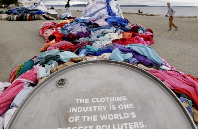 Πετάμε στα σκουπίδια 2.100 ρούχα κάθε δευτερόλεπτο -Η βιομηχανία της ένδυσης μεγάλη πηγή ρύπανσης
