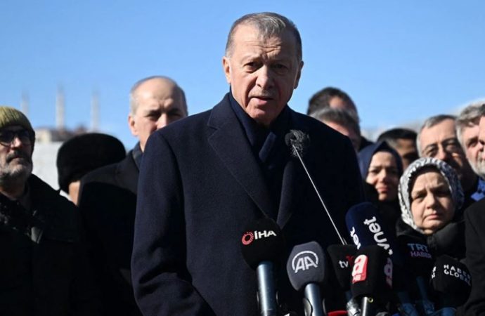 Τουρκία: «Παράθυρο» να μην γίνουν οι εκλογές στις 14 Μαΐου – «Αυτός ο σεισμός θα θάψει τον Ερντογάν μέσα στα συντρίμμια»