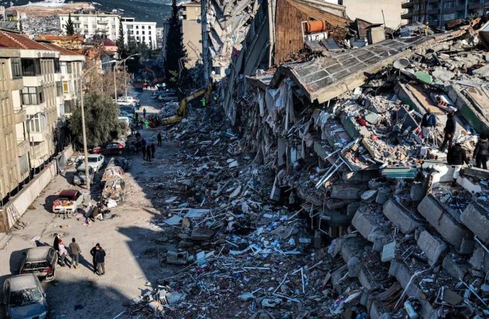 Σεισμός στην Τουρκία: Πυρά για «συμμορία» Ερντογάν με λόμπι κατασκευαστικών