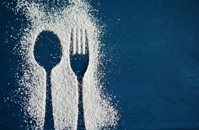 Η υπερβολική κατανάλωση ζάχαρης αυξάνει τον κίνδυνο εμφάνισης 45 διαφορετικών προβλημάτων υγείας