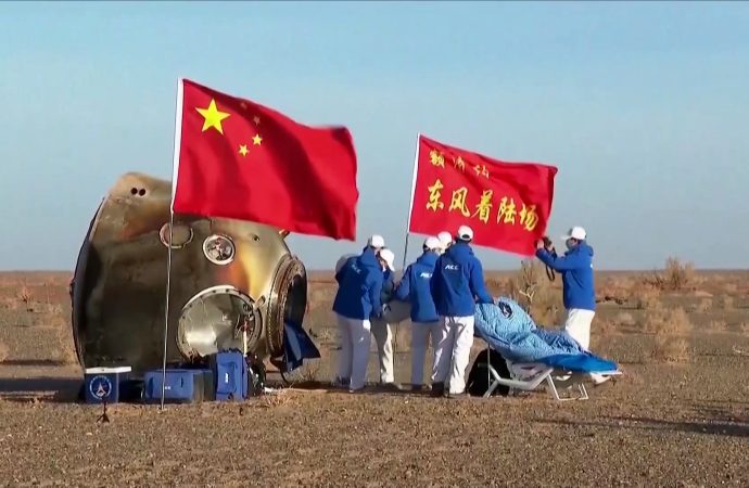 Προσγειώθηκε η κάψουλα επανεισόδου της κινεζικής αποστολής στο διαστημικό σταθμό Tiangong (video)