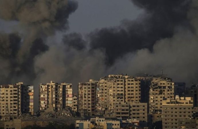 Ισραήλ: Oι χερσαίες επιχειρήσεις επεκτείνονται στη Γάζα – NYT: Η Χαμάς έχει αποθηκεύσει τρόφιμα και καύσιμα σε υπόγεια τούνελ