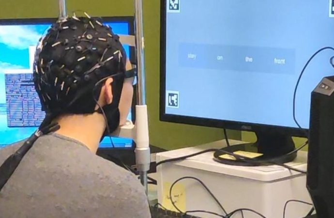 Σύστημα τεχνητής νοημοσύνης μεταφράζει τις σκέψεις απευθείας από εγκεφαλικά κύματα