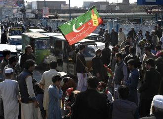 Πακιστάν: Ο Ιμράν Χαν σκοπεύει να σχηματίσει κυβέρνηση και ζητά τη δημοσίευση των αποτελεσμάτων των εκλογών
